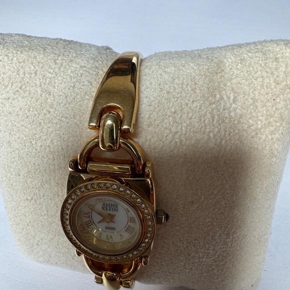 Women's Vintage Anne Klein Gold Tone Swiss Made Wristwatch & crystal rhinestones - Picture 5 of 10
